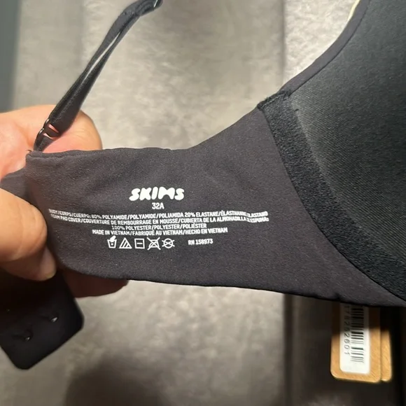 SKIMS fits everybody t shirt bra size 32A - Picture 7 of 8